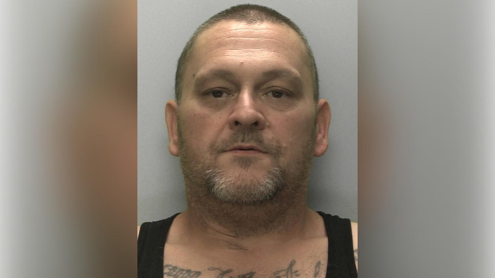 Man who secretly lived with ex-girlfriend’s de@d body for years is ...